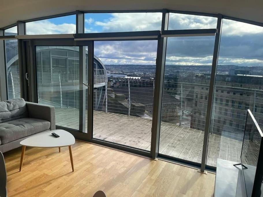 Sapphire 2 Bedroom Penthouse * Bradford (West Yorkshire)